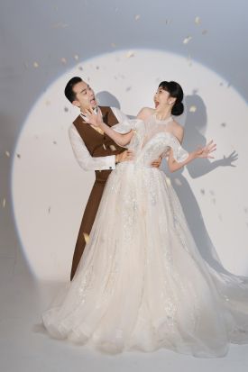 禮服出租 首選最愛 婚紗禮服，各式款式 晚宴禮服、新娘禮服、晚禮服 供挑選。#禮服出租 #婚紗禮服 #晚宴禮服 #新娘禮服 #晚禮服
