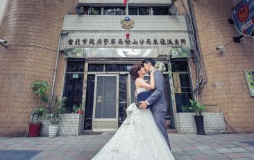 禮服出租 首選最愛 婚紗禮服，各式款式 晚宴禮服、新娘禮服、晚禮服 供挑選。#禮服出租 #婚紗禮服 #晚宴禮服 #新娘禮服 #晚禮服