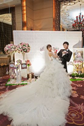 禮服出租 首選最愛 婚紗禮服，各式款式 晚宴禮服、新娘禮服、晚禮服 供挑選。#禮服出租 #婚紗禮服 #晚宴禮服 #新娘禮服 #晚禮服