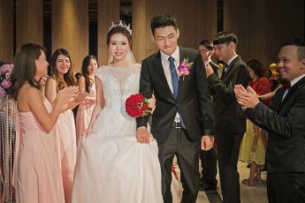 禮服出租 首選最愛 婚紗禮服，各式款式 晚宴禮服、新娘禮服、晚禮服 供挑選。#禮服出租 #婚紗禮服 #晚宴禮服 #新娘禮服 #晚禮服